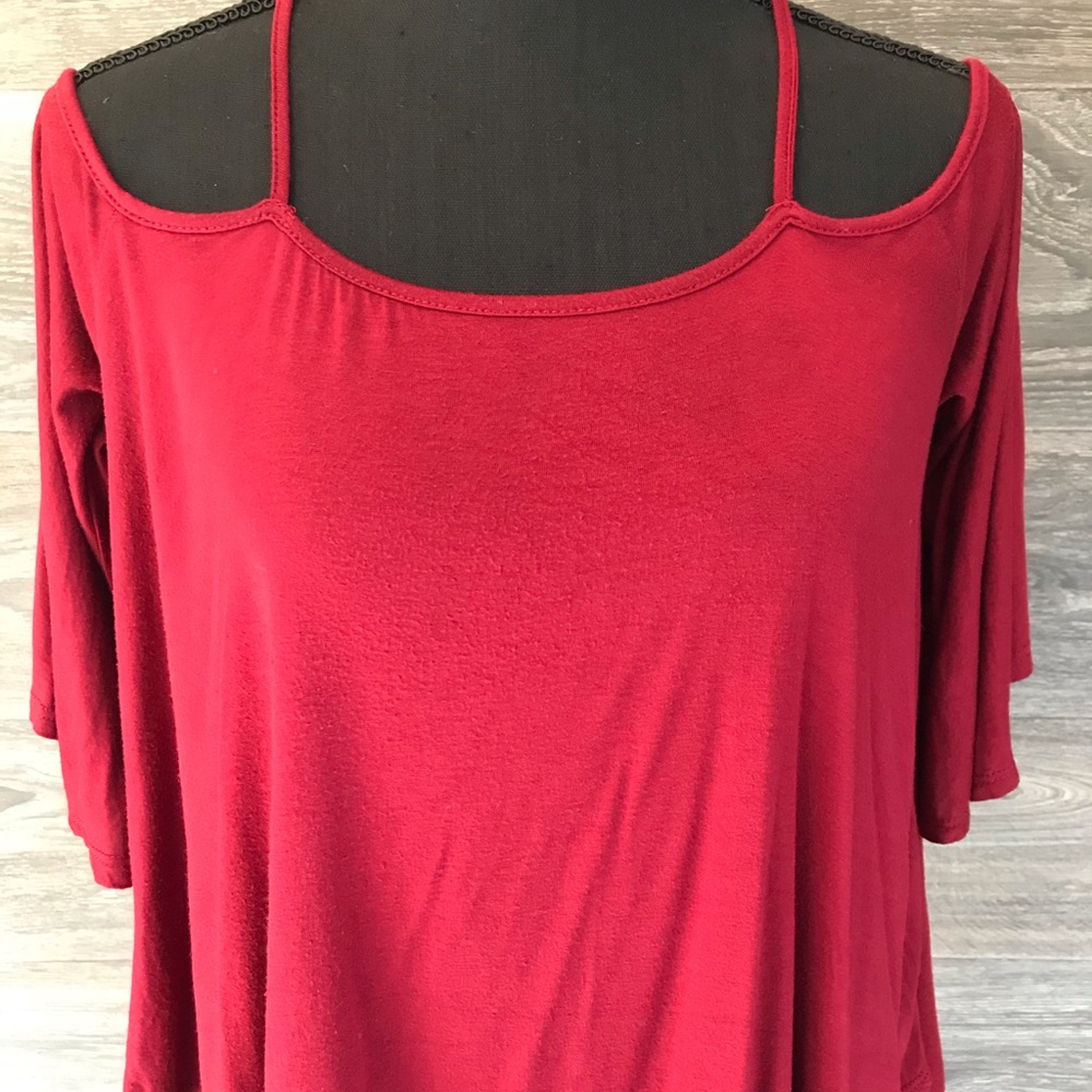 C’isa Off-the-shoulders Swing Top